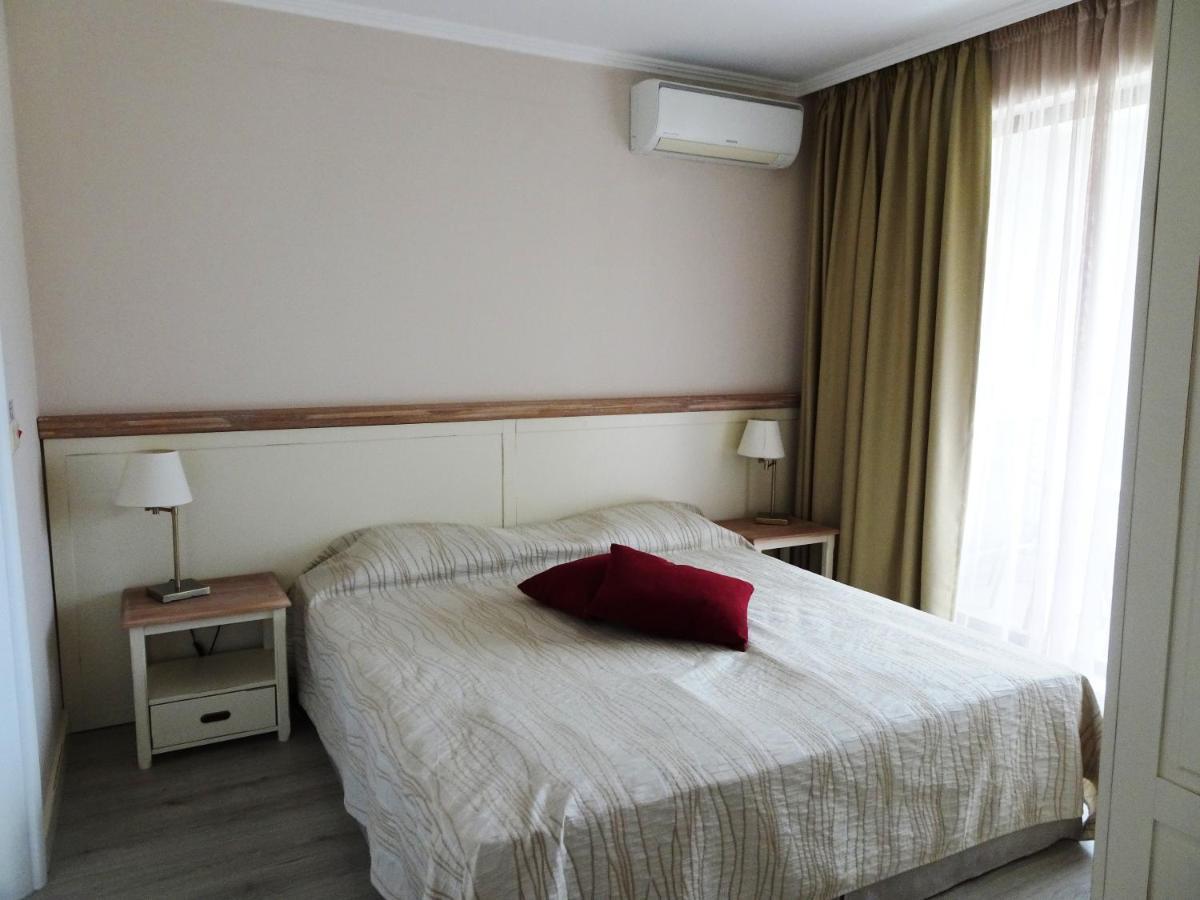 Private Apartments In White Rock Castle Balchik Exterior photo