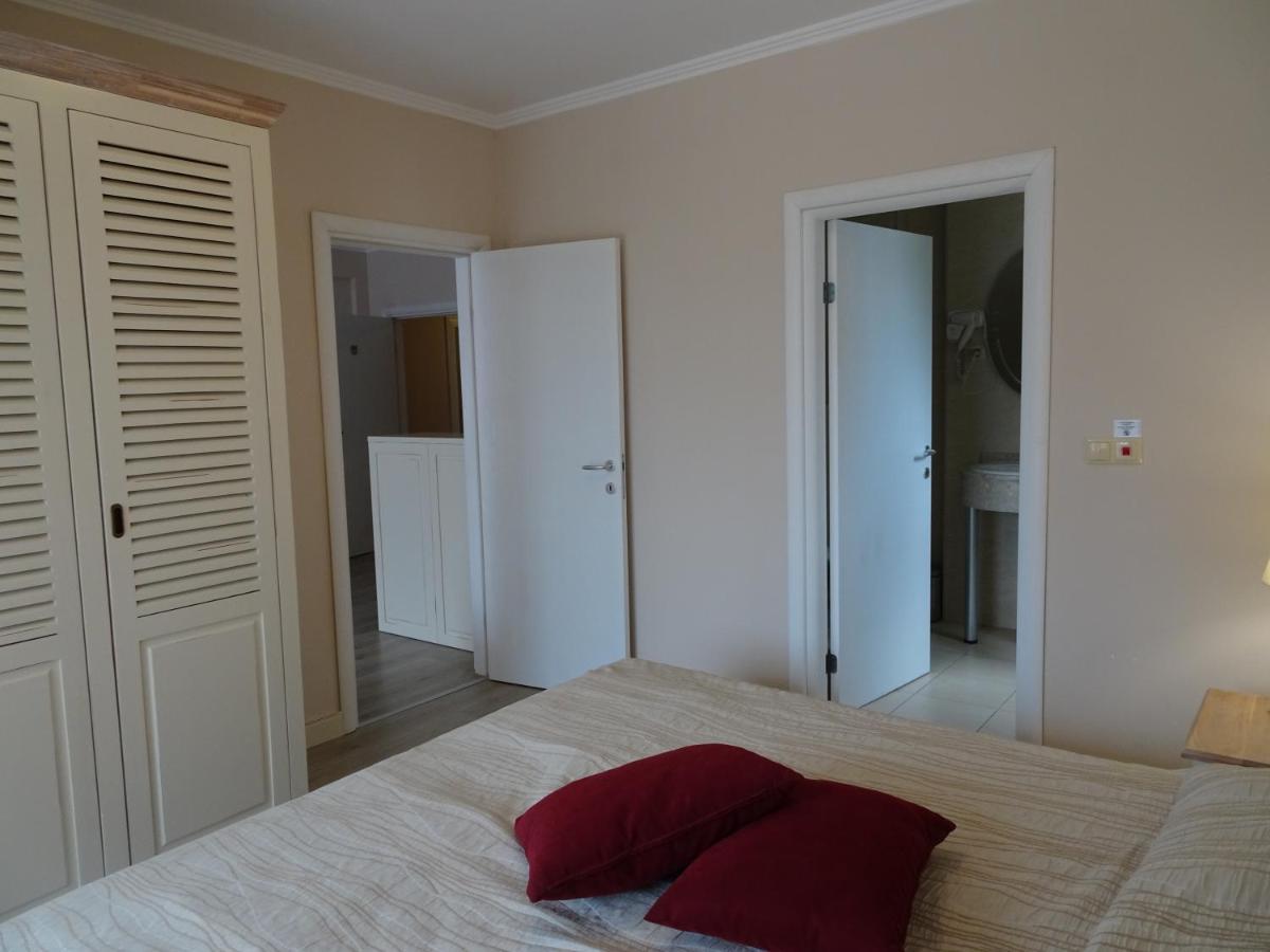Private Apartments In White Rock Castle Balchik Exterior photo