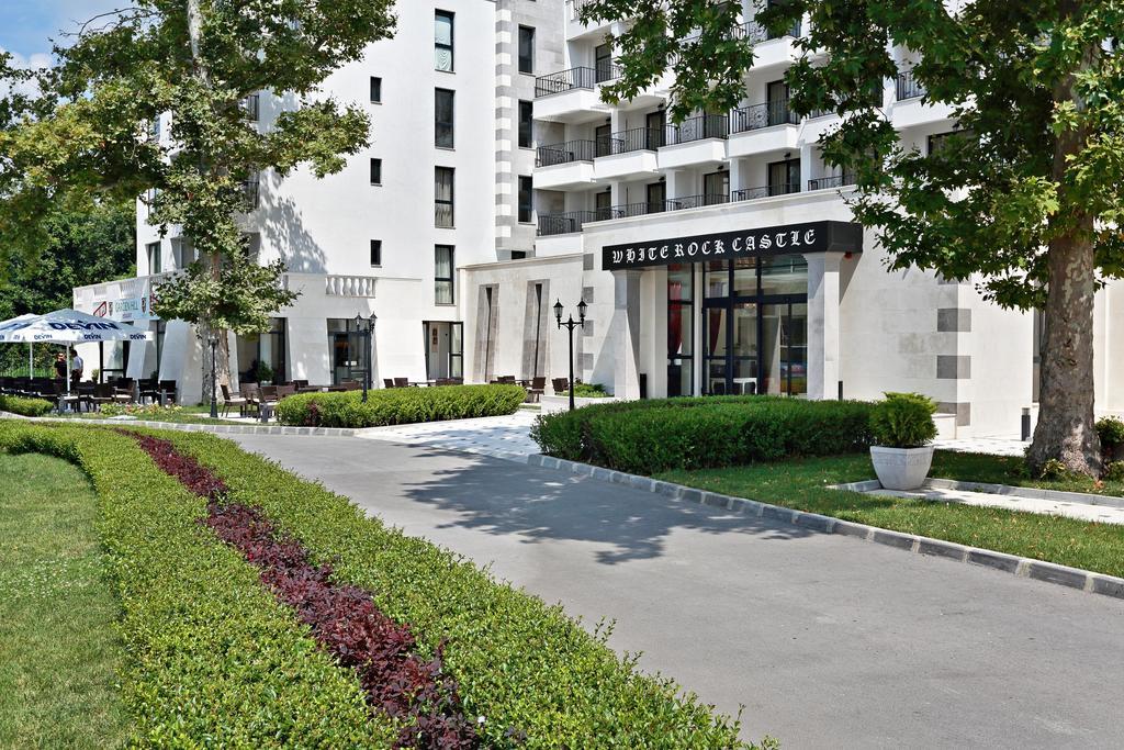 Private Apartments In White Rock Castle Balchik Exterior photo